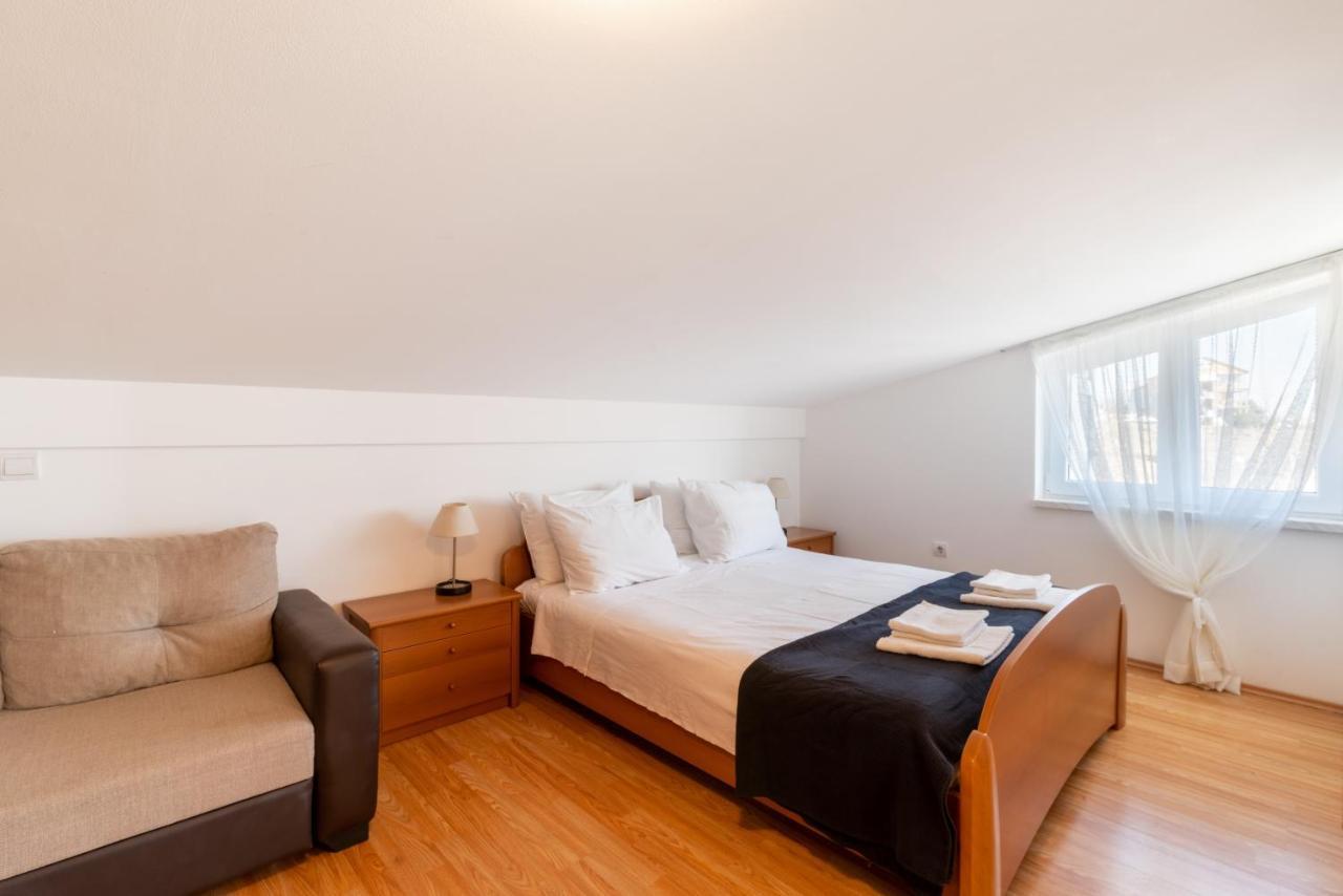 Apartments With A Parking Space Lopar, Rab - 14070 Exterior foto
